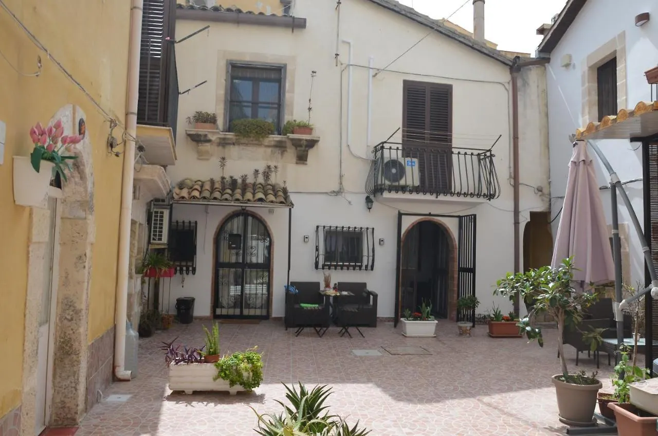 Il Cortiletto Apartment Syracuse