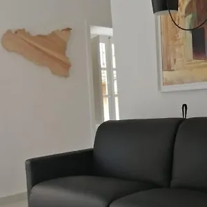Artemide Luxury Apartment